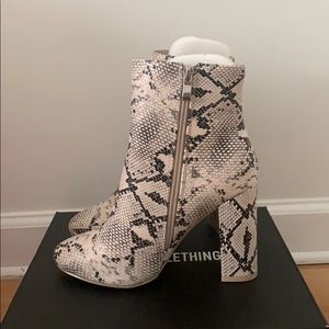 *BRAND NEW* Snake Wide Fit Behati Block Heeled Ankle Boot